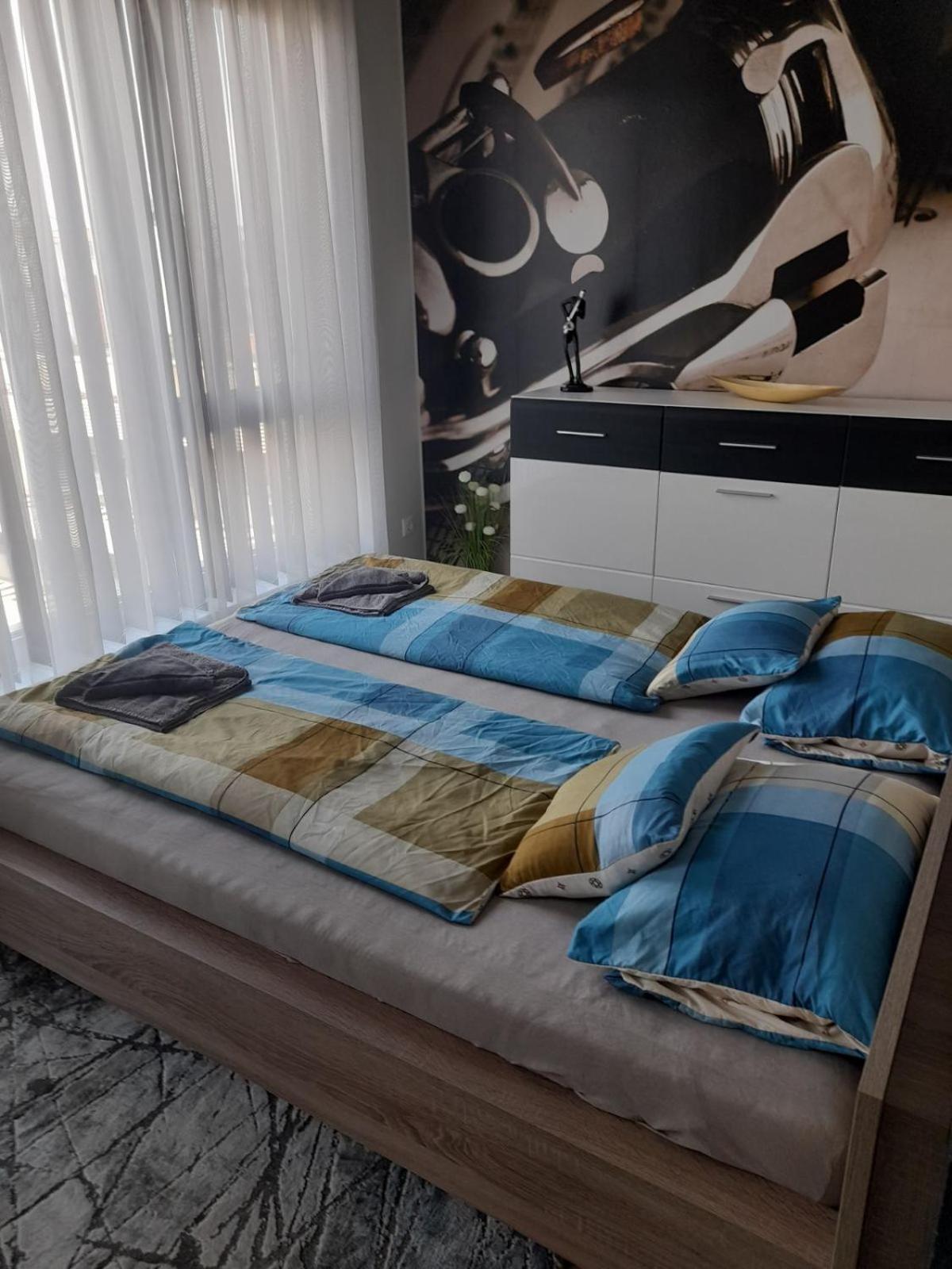 Apartamento Noir Gold Penthause - Szeged Exterior foto